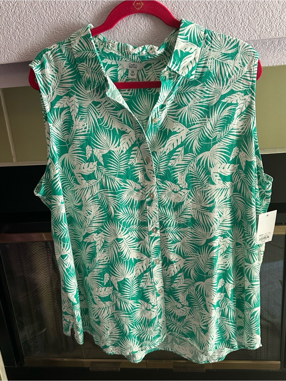 Croft&Barrow Green and White Tropical Print Sleeveless Button-Front Blouse (XXL)